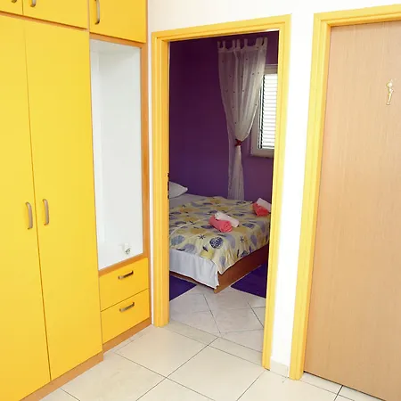 Ukalovic Apartman Zára